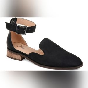 Journee collection women's black matte flat pointed toe sandal size 11 Macy's